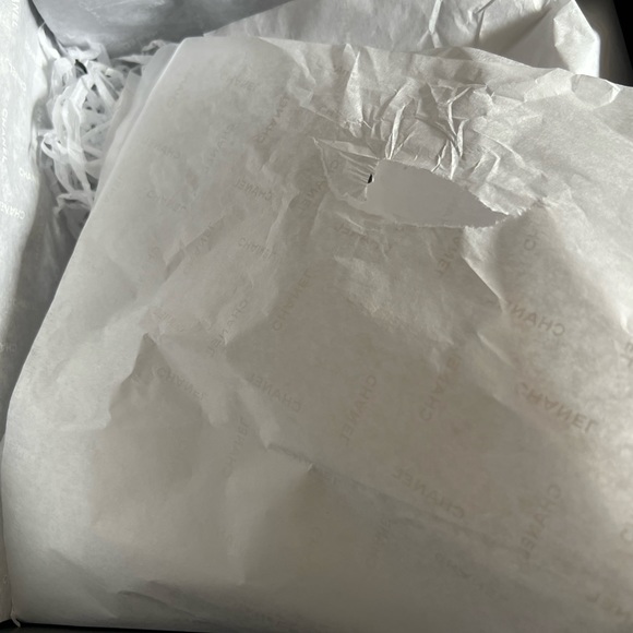 CHANEL GIFT BOX BLUE/GOLD RIBBON - Picture 8 of 8